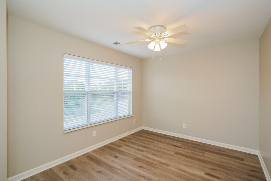 Building Photo - 2145 Erin Ln