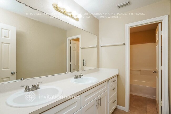 Building Photo - 9139 Prairie Trails Dr