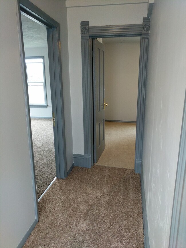 305 W College St. - 305-305 1/2 W College St Meadville PA 16335 ...