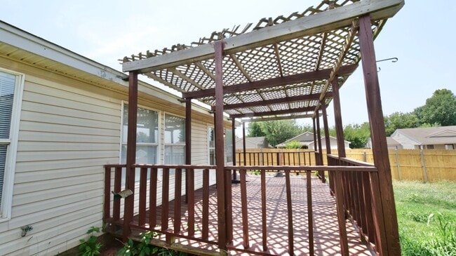 Building Photo - 1021 Periwinkle Dr