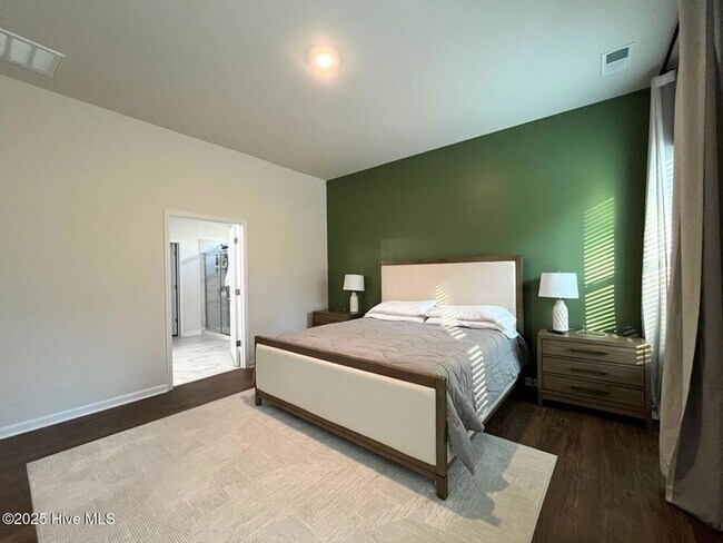 Building Photo - 742 Carnegie court