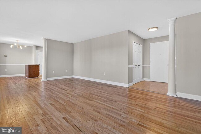 Building Photo - 1200 S Arlington Ridge Rd