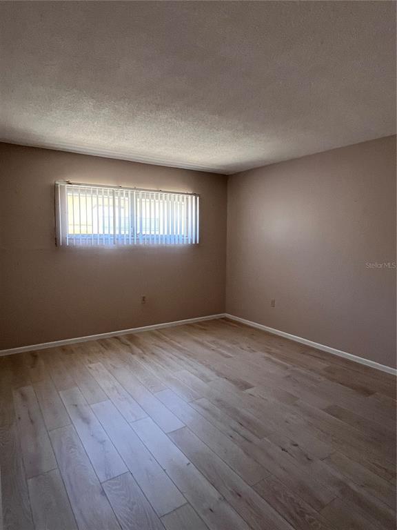 Building Photo - 509 W Venice Ave