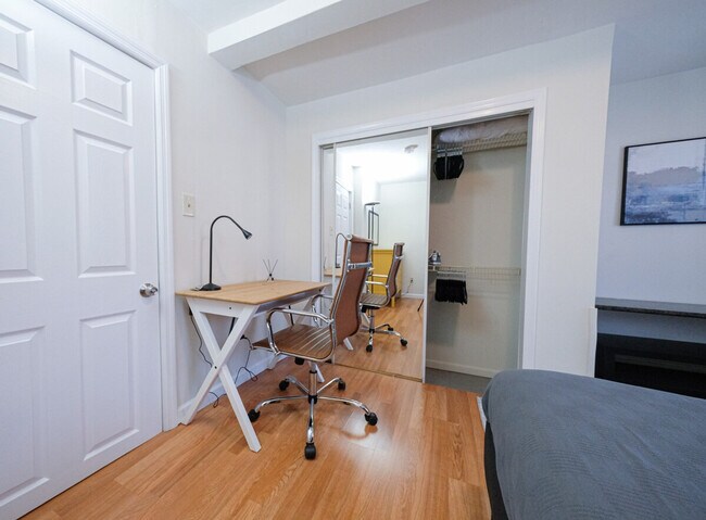 Building Photo - 176 McWhorter St