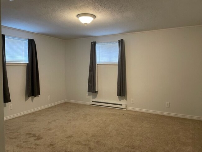 Building Photo - Southwest