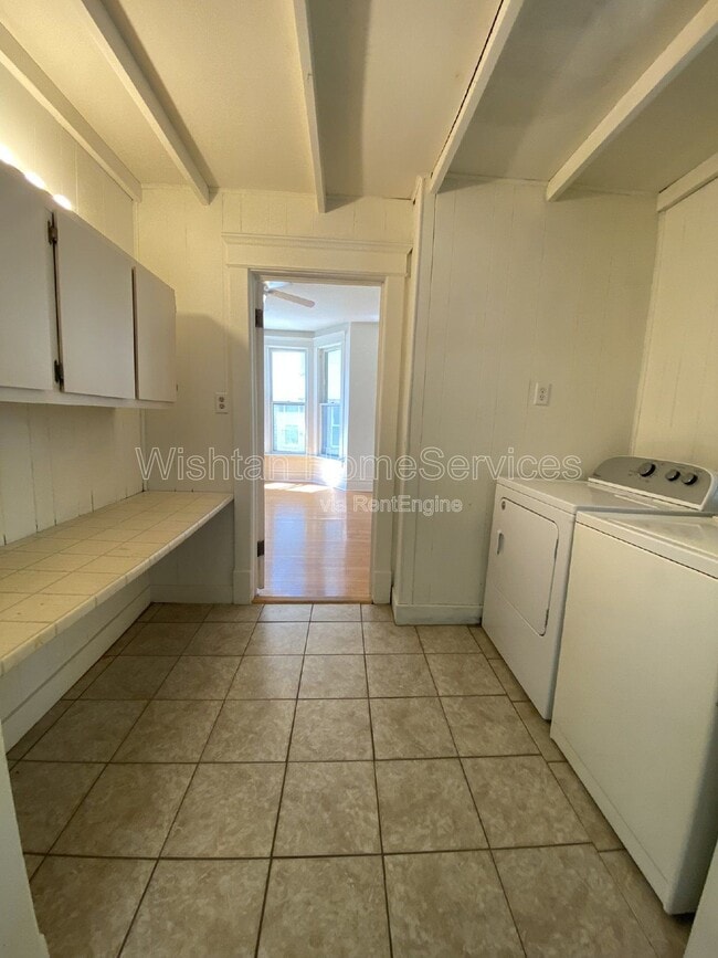 Building Photo - 224 N Ward St