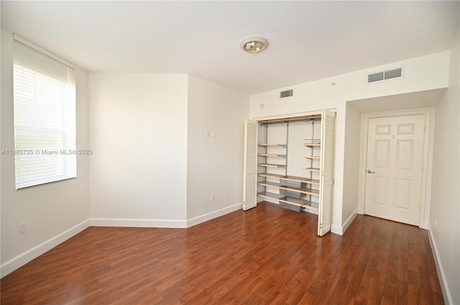 Building Photo - 55 Merrick Way