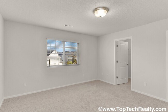 Building Photo - Beatiful New Construction Townhome In North Bethany, 3BR! Great Location, A+Schools!