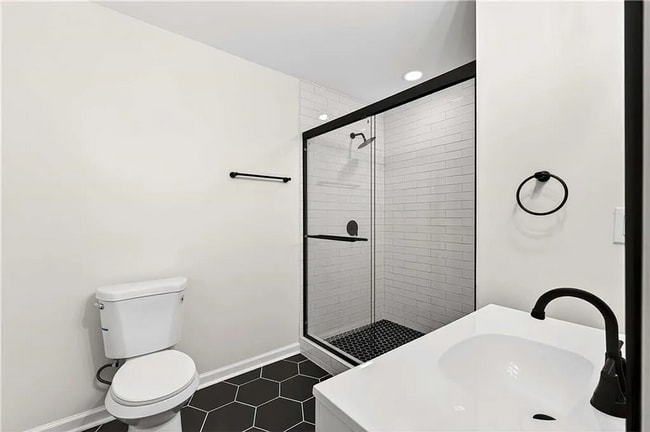 Building Photo - 4 Bed, 3 Bath in Decatur!