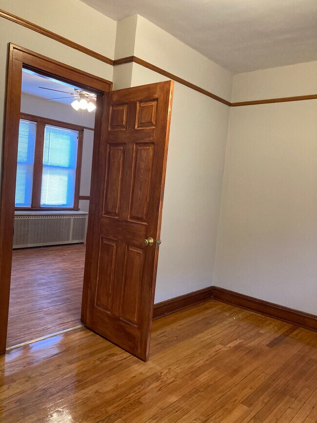 Building Photo - 3017 W 39th Plz