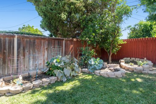 Building Photo - 23906 Hamlin St