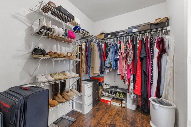 Building Photo - 103 Hoya Ln