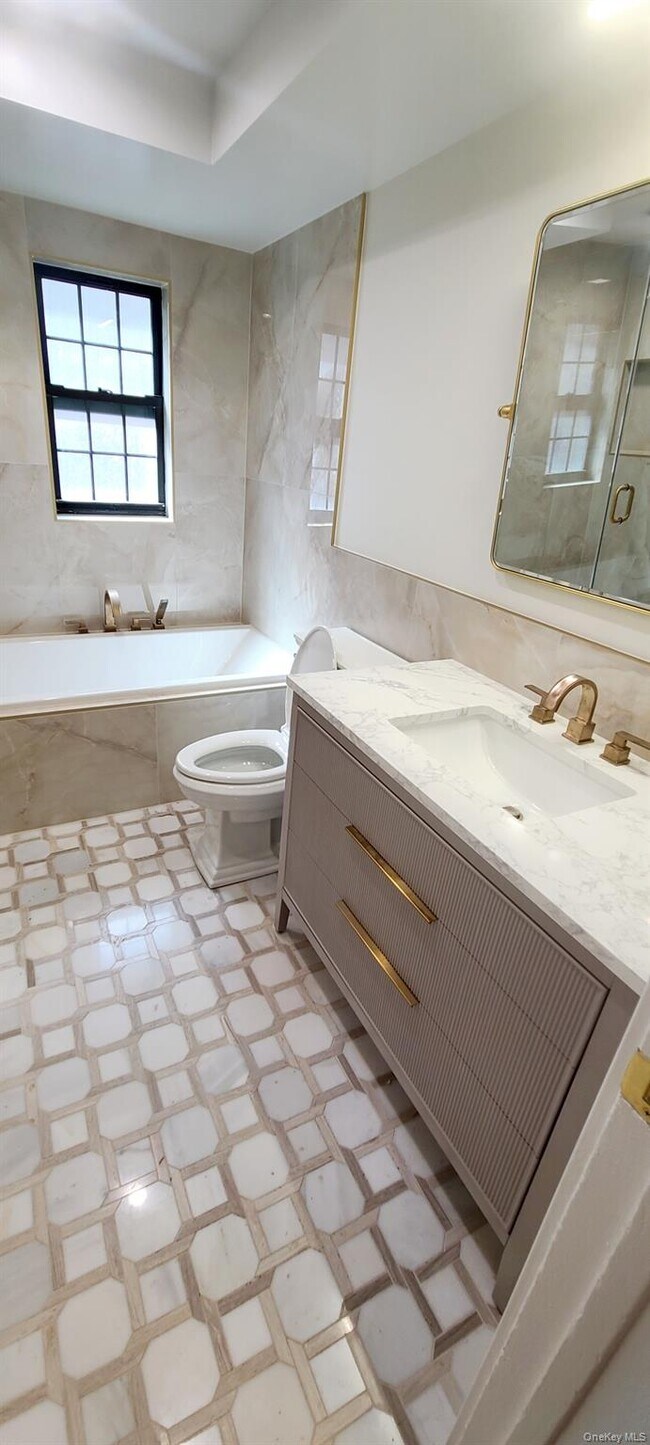 Building Photo - 88-37 62nd Dr