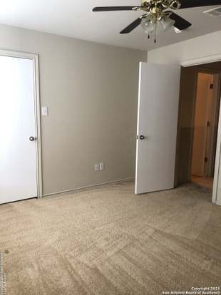 Building Photo - 2910 Candleside Dr