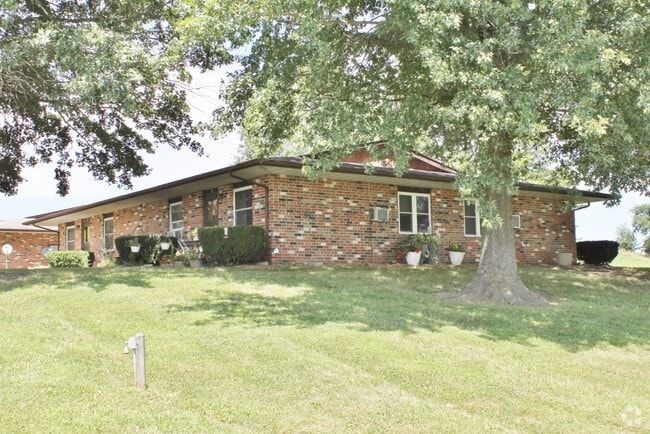 Building Photo - Missouri Hills Apartments **WAIT LIST**