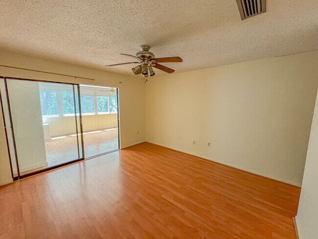 Building Photo - Bivens Lake South #2710