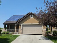 Building Photo - Large home in Orem