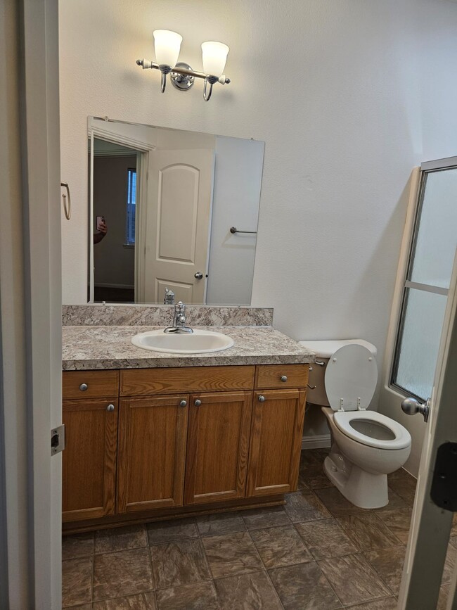 Master bath - 528 Fenton Ave