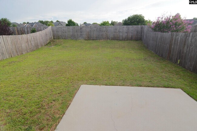 Building Photo - 194 Bonhomme Cir