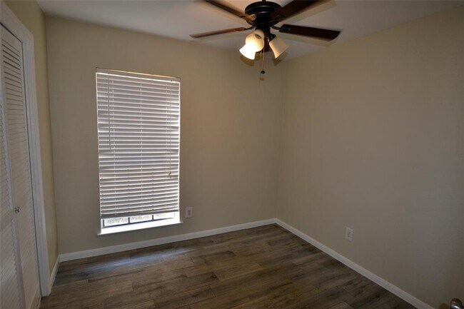 Building Photo - 18507 Wood Glen Ln