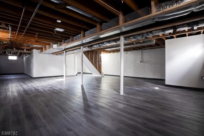 Building Photo - 11 Lenox St