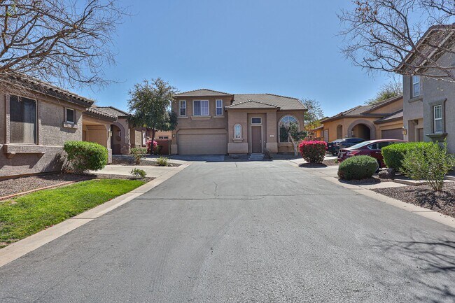 Building Photo - COMING SOON!! 3 bed 2.5 bath in most preferred Phoenix area
