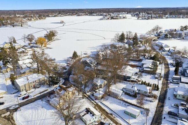 Building Photo - Charming 1-Bed, 1-Bath ADU in Lake Orion!