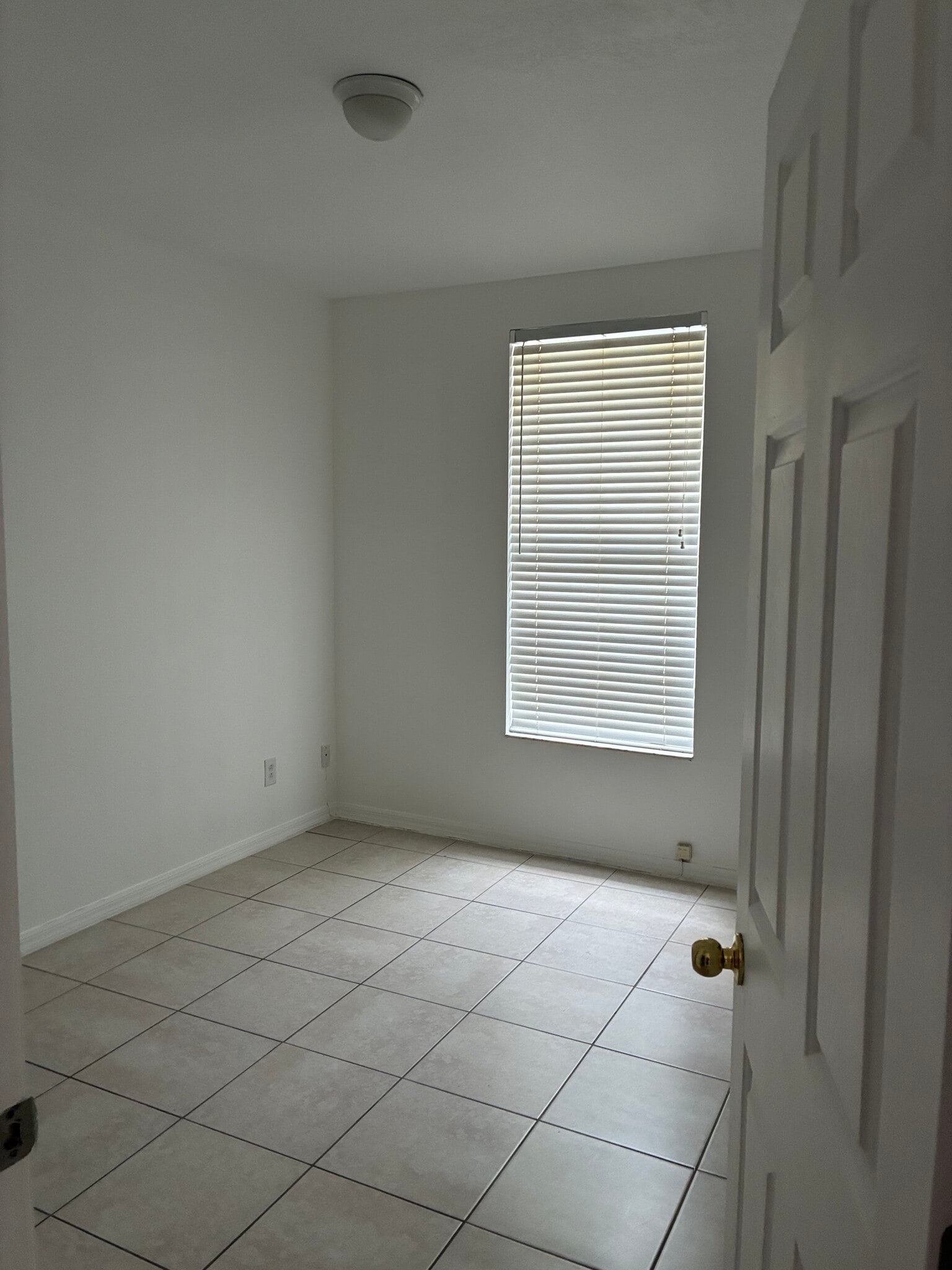 Building Photo - 1243 Charlesworth Dr