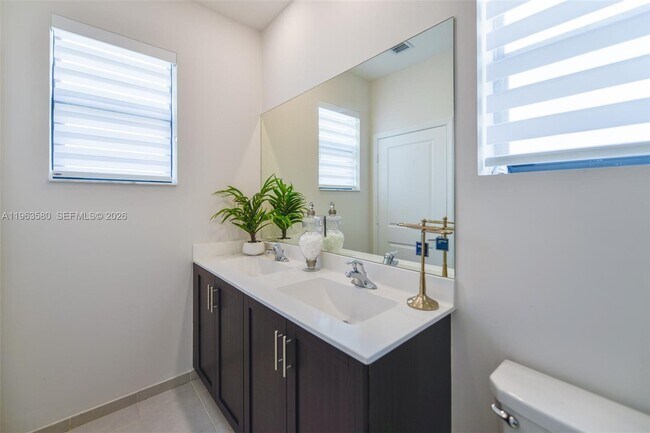 Building Photo - 20814 NE 5th Ct