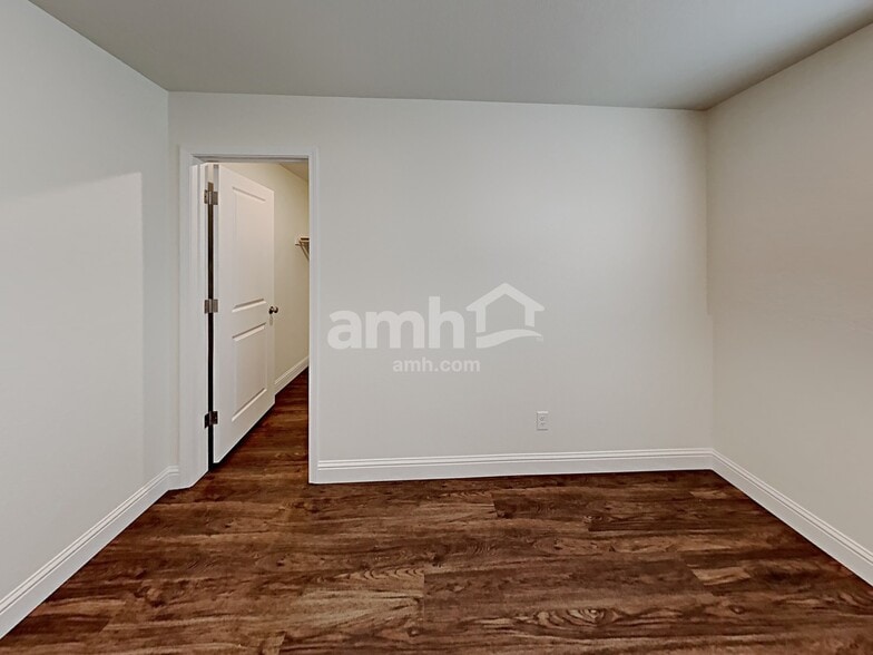 Building Photo - 707 Terrain Star Ave