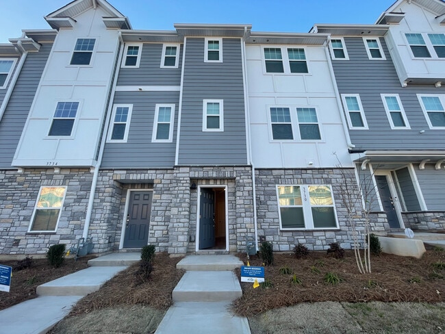 Building Photo - Room in Townhome on Memorial Pkwy