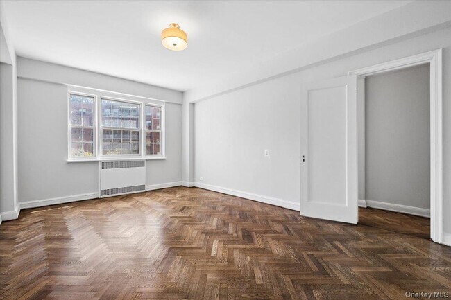 Building Photo - 45 Popham Rd