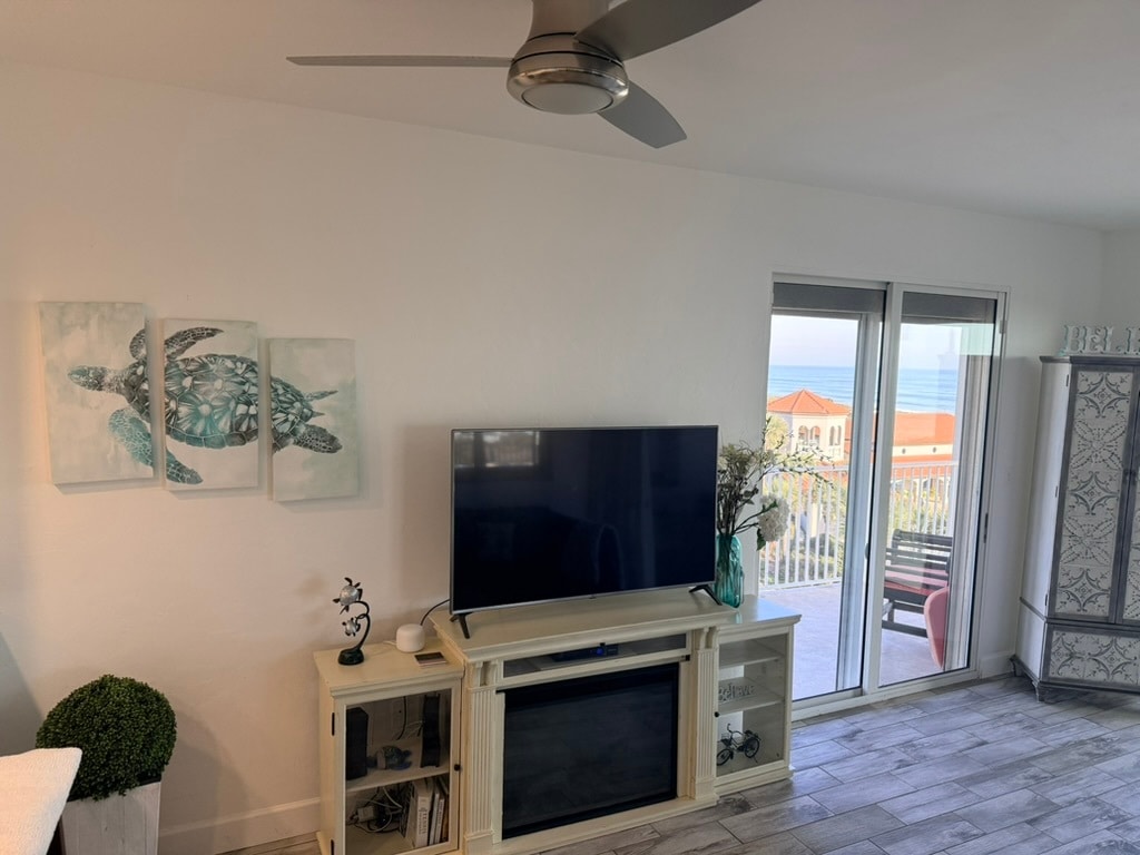 Main TV - 104 Surfview Dr