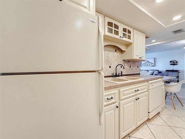 Building Photo - 400 64th Ave