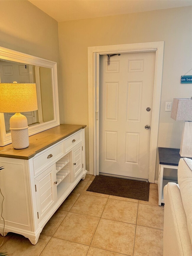 Building Photo - 4658 Bougainvilla Dr