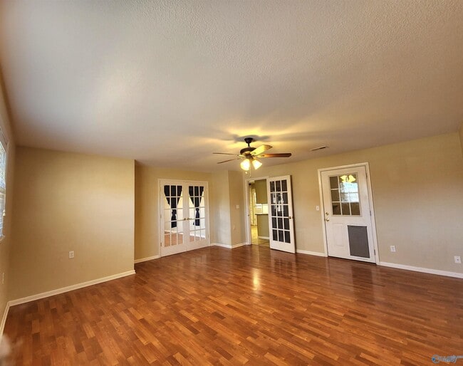 Building Photo - 6107 Trailwood Dr
