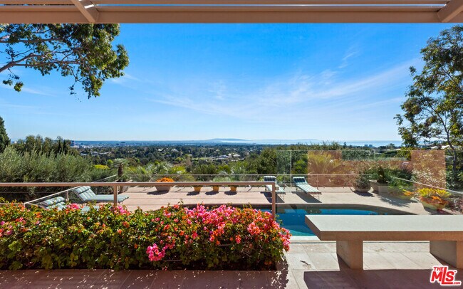 Building Photo - 1827 Westridge Rd