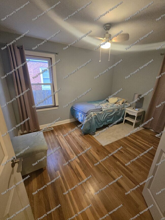 Building Photo - Updated Munster Cape Cod