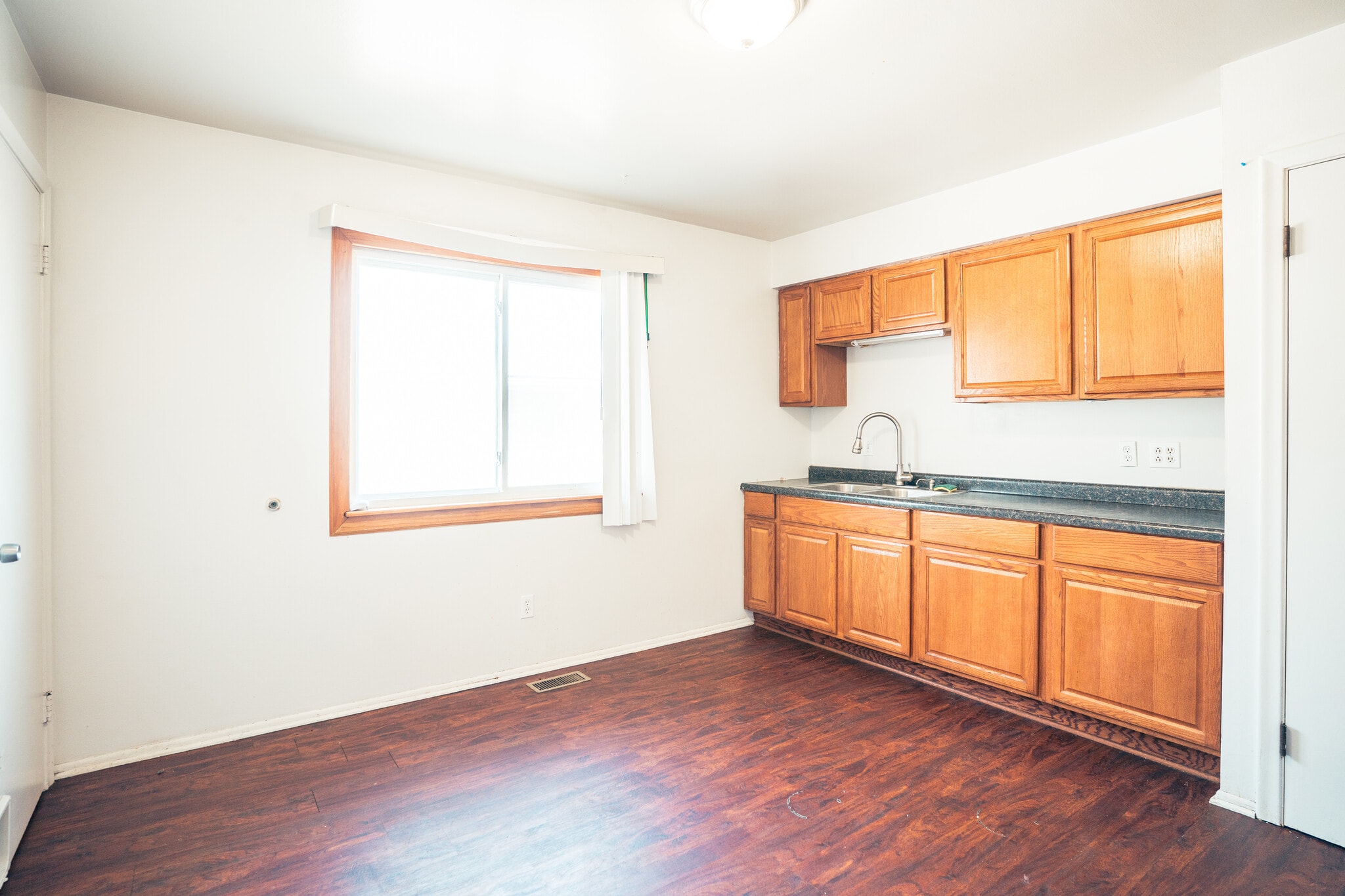 Building Photo - 1490 Brady Ave