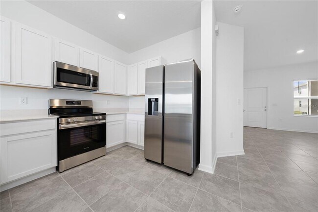 Building Photo - 2587 Skyline Lp