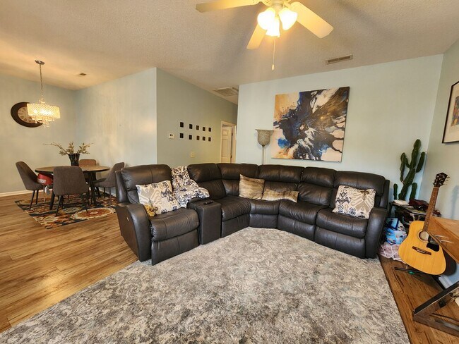 Building Photo - ~~~ LORDS CREEK ~~~