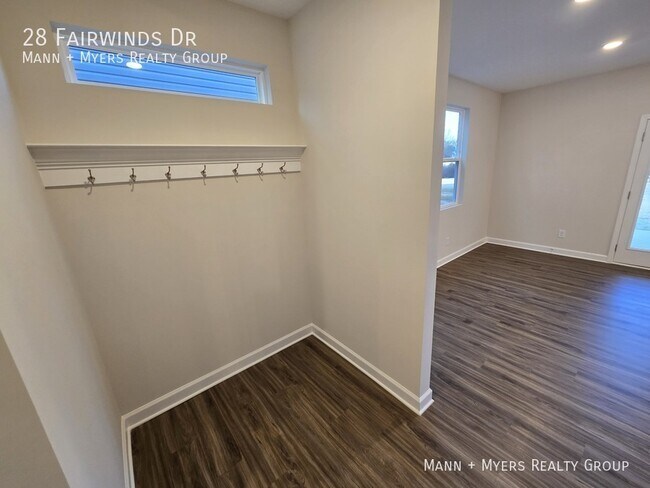 Building Photo - 28 Fairwinds Dr