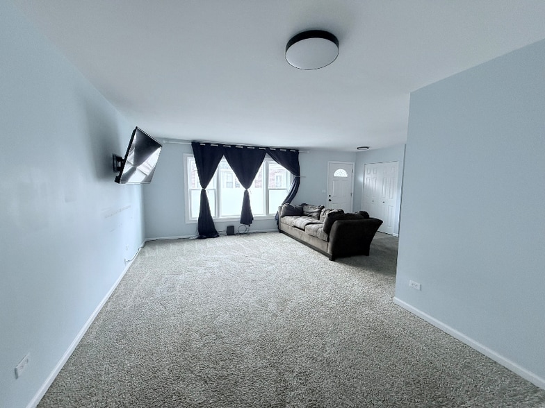 Building Photo - 213 Frederick Pl