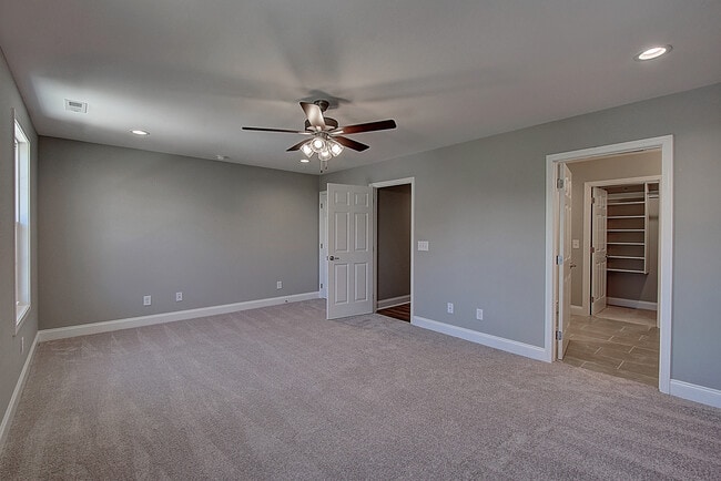 Building Photo - 330 Pauline Ingle Dr