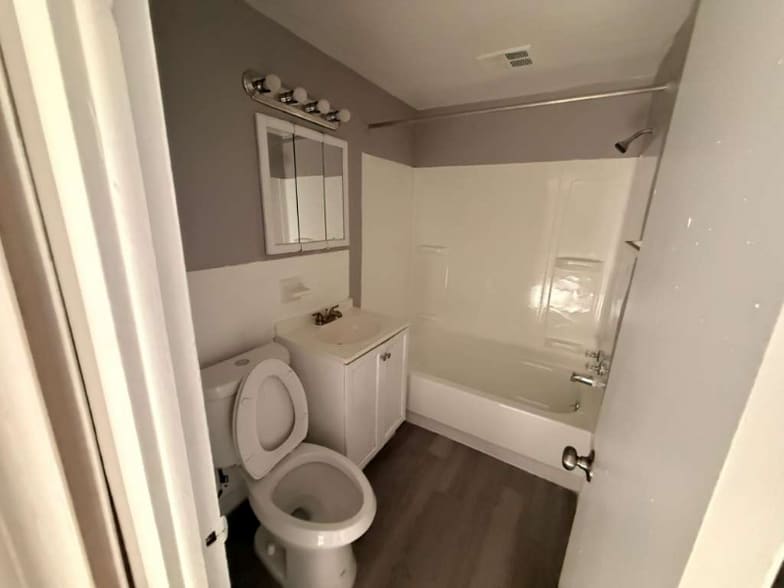 Building Photo - 13540 Superior Rd