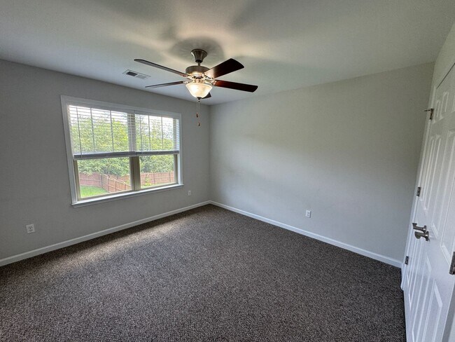 Building Photo - South AVL - Beautiful, Spacious, Versatile...
