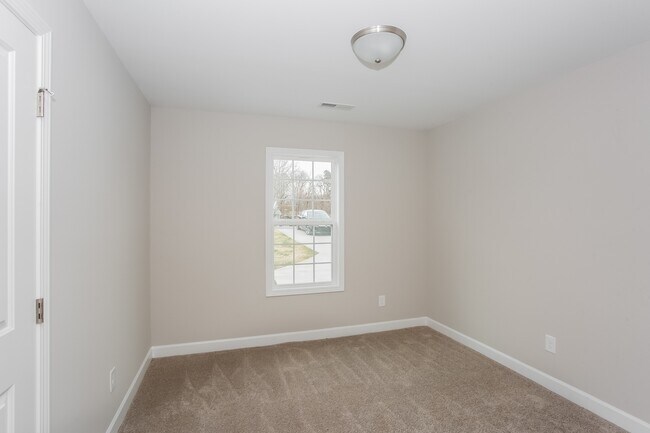 Building Photo - 720 White Crane Rd