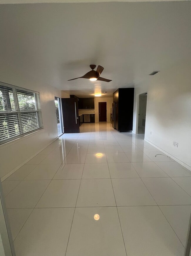 Building Photo - 7210 Seminole Dr