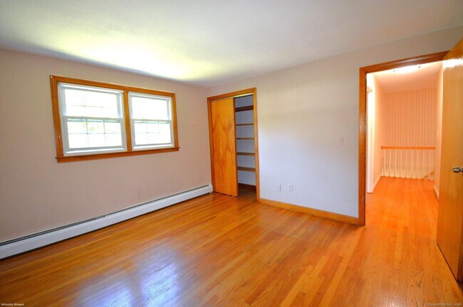Building Photo - 18 Overbrook Rd