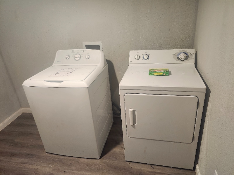 Building Photo - 714 E Lamar St